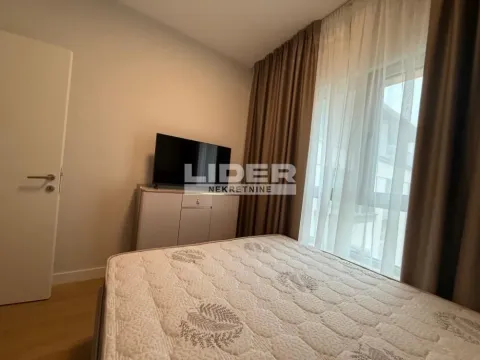 Izdavanje, trosoban stan, 76m², Savski Venac, Beograd - image 12