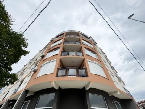 Izdavanje, dvosoban stan, 67m², Zabjelo, Podgorica