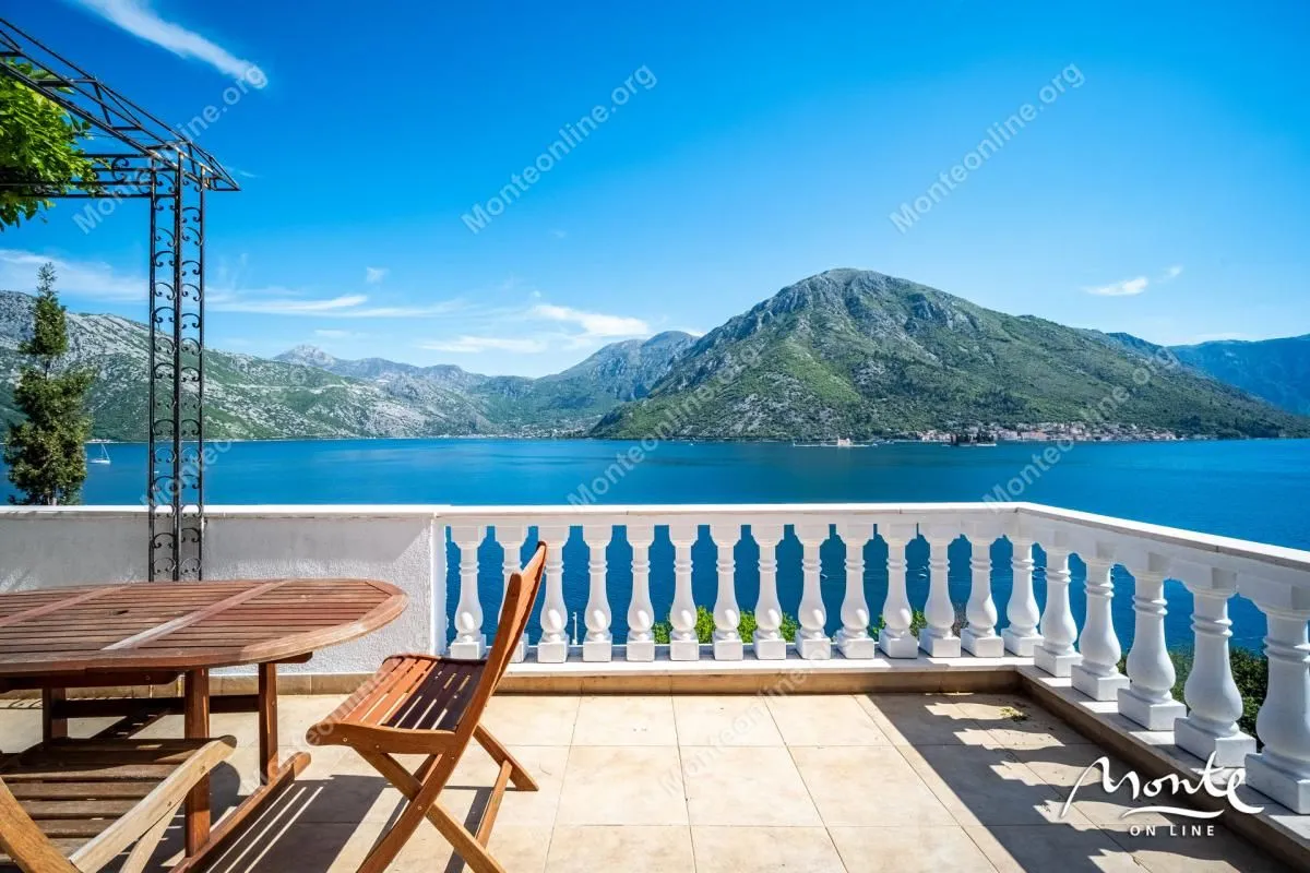 Prodaja, dvosoban stan, 92m², Kostanjica, Kotor