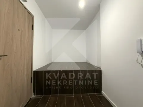 Prodaja, jednosoban stan, 50m², Tološi, Podgorica - image 13