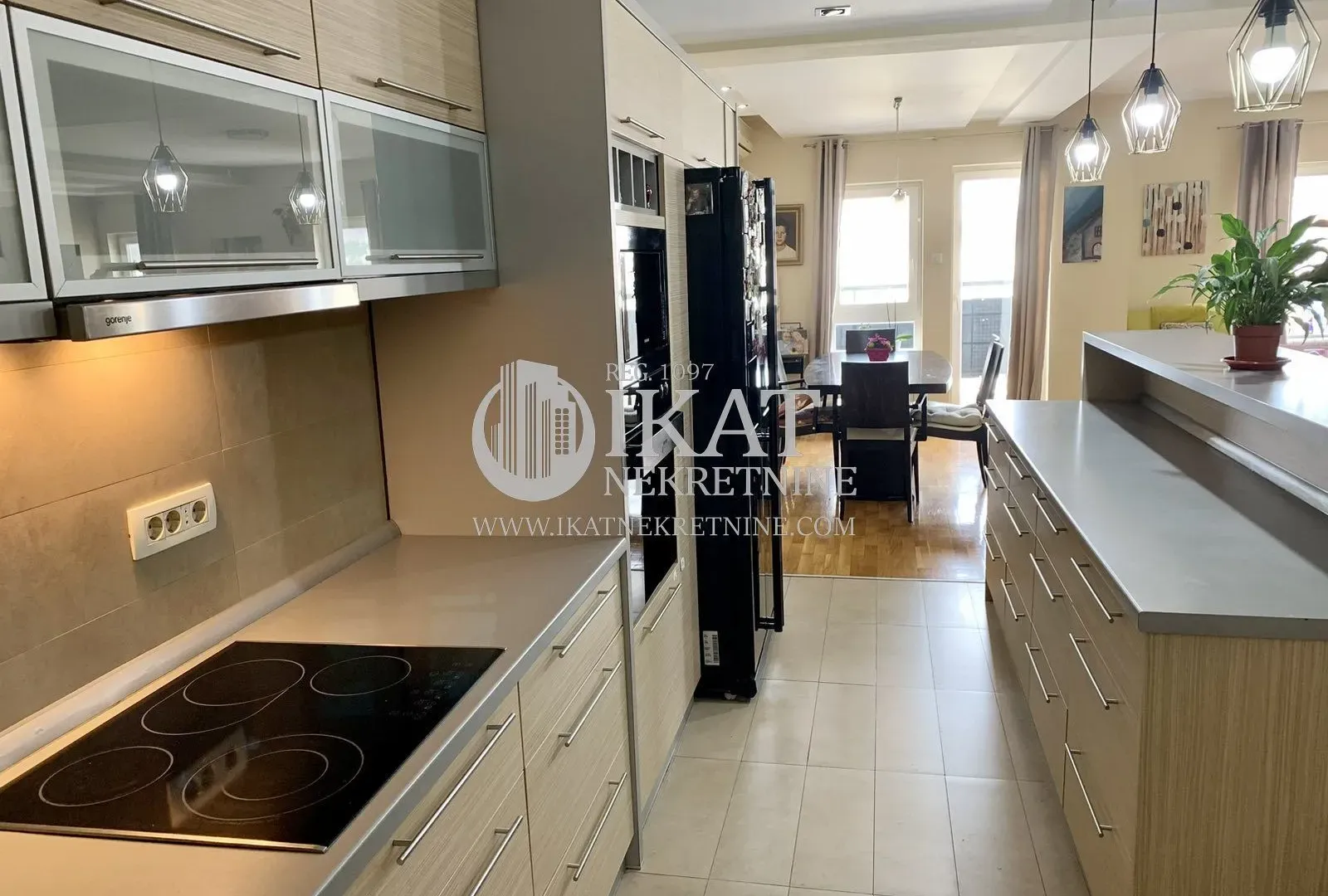 Sale, four bedroom apartment, 157m², Lion, Zvezdara Sve Podlokacije