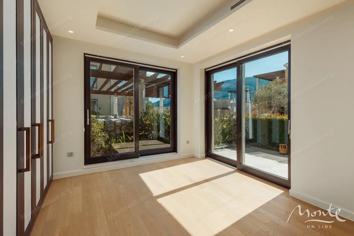 Prodaja, kuća, 287m², Kumbor, Herceg Novi