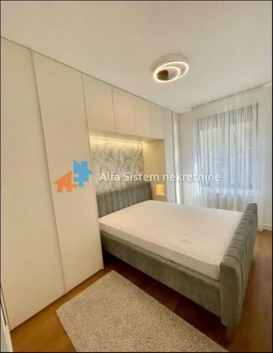 Izdavanje, trosoban stan, 60m², Vračar Sve Podlokacije, Beograd