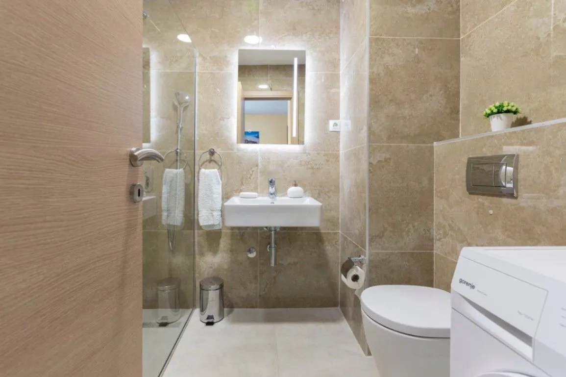 Sale, two bedroom apartment, 55m², Bečići, Budva