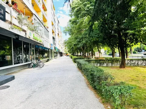 Prodaja, trosoban stan, 100m², Preko Morače, Podgorica - image 2