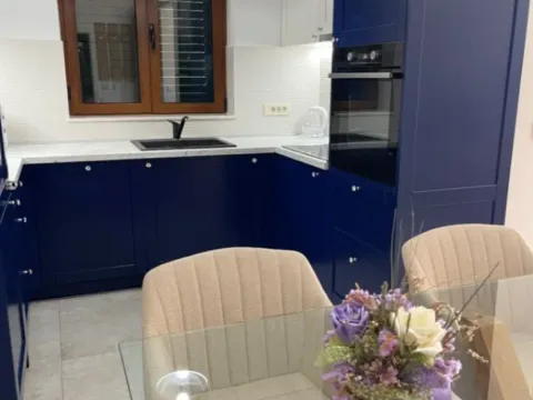 Izdavanje, dvosoban stan, 75m², Đenovići, Herceg Novi - image 10