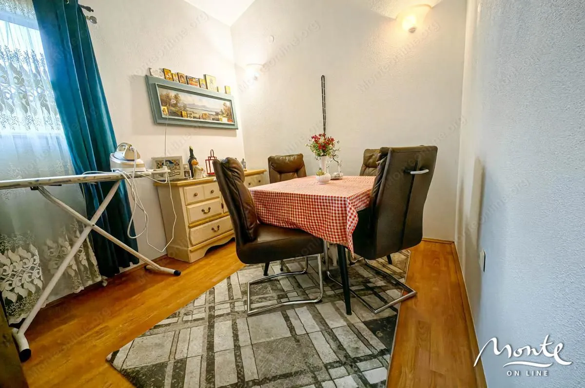 Sale, house, 200m², Donja Gorica, Podgorica