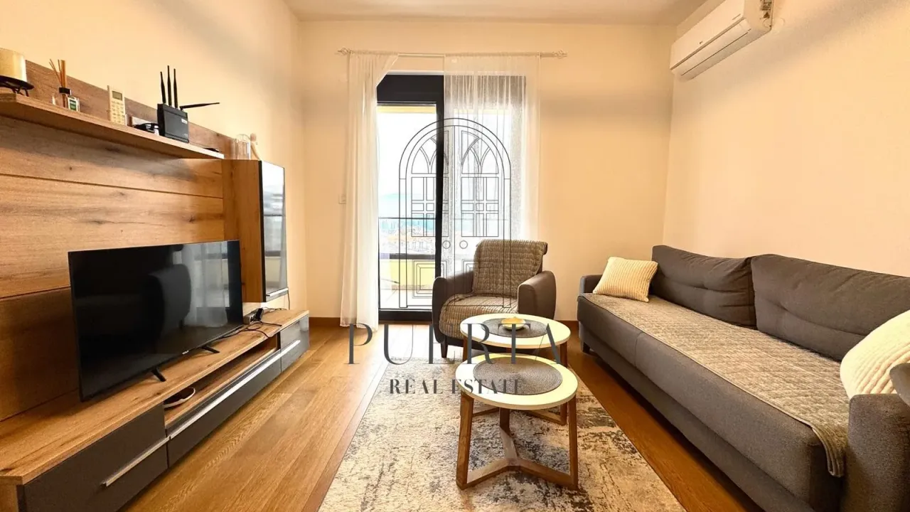 Izdavanje, jednosoban stan, 59m², Stara Varoš, Podgorica