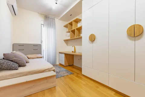Rent, two bedroom apartment, 100m², Central Point, Podgorica - image 14