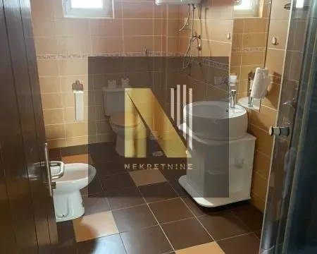 Izdavanje, poslovni prostor, 250m², Rumenka, Novi Sad Sve Podlokacije - image 9