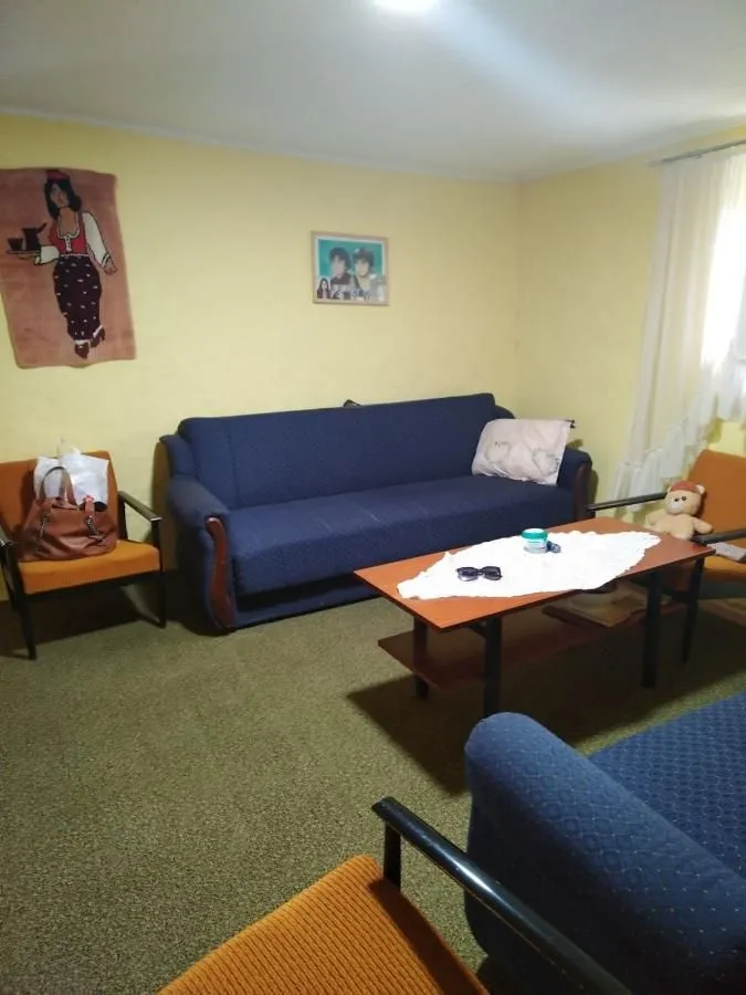 Prodaja, kuća, 130m², Taraš, Zrenjanin