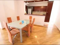 Izdavanje, trosoban stan, 130m², Savski Venac, Beograd - image 16