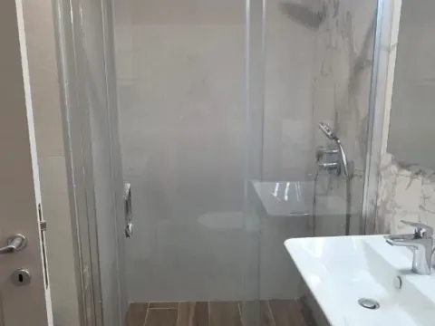 Rent, one bedroom apartment, 50m², Donja Lastva, Tivat - image 11