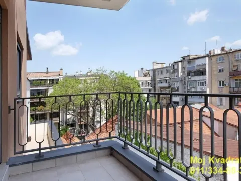 Izdavanje, četvorosoban stan, 132m², Vračar Sve Podlokacije, Beograd - image 19