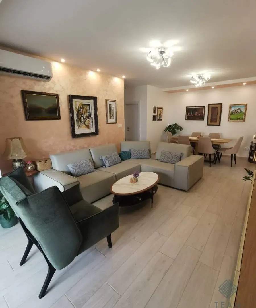Prodaja, jednosoban stan, 61m², Dobrota, Kotor