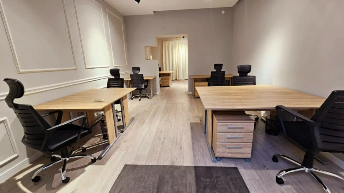 Izdavanje, poslovni prostor, 80m², Centar, Podgorica