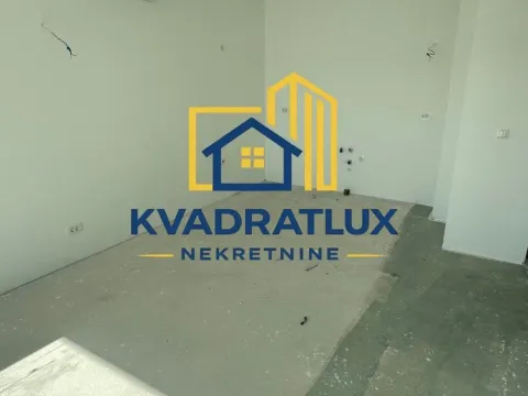 Prodaja, jednosoban stan, 42m², Centar, Bar - image 7