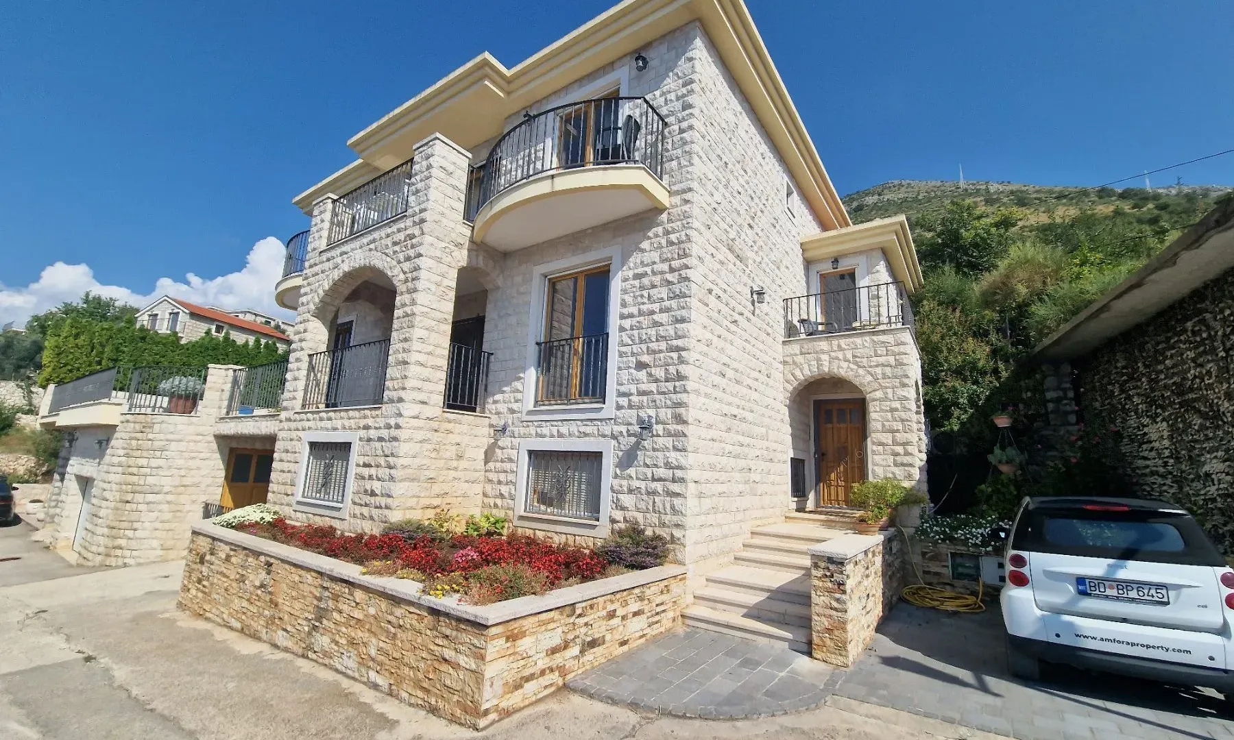 Sale, house, 300m², Reževići, Budva