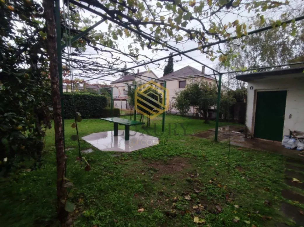 Rent, house, 200m², Zagorič, Podgorica