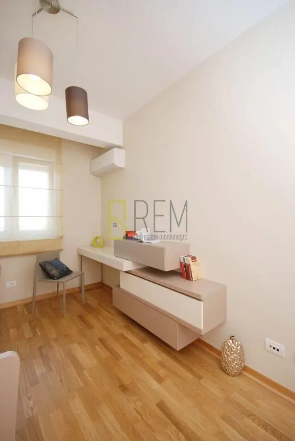 Rent, two bedroom apartment, 70m², City Kvart, Podgorica
