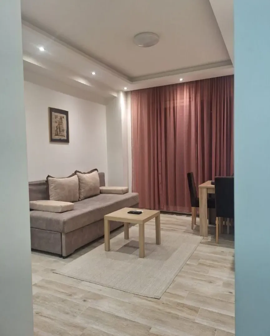 Izdavanje, jednosoban stan, 45m², Kava, Tivat