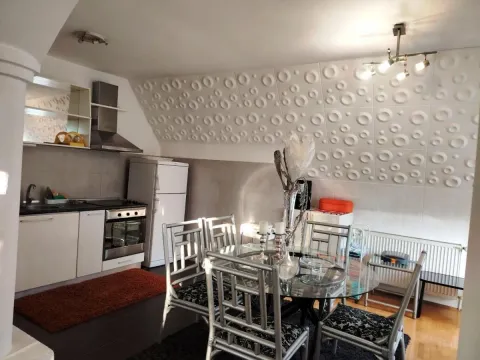 Izdavanje, trosoban stan, 90m², Centar, Niš - image 13