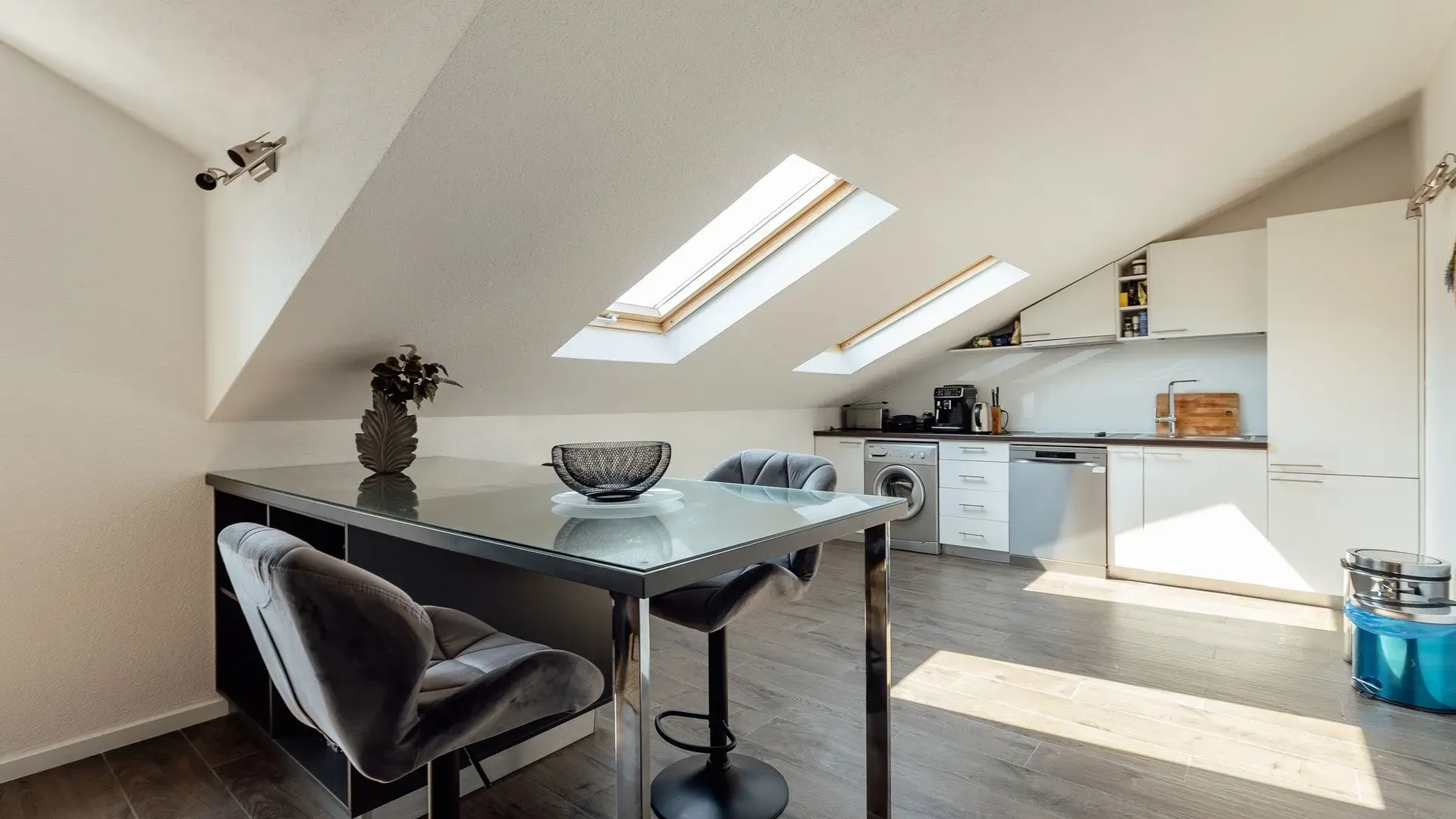 Sale, two bedroom apartment, 82m², Dobrota, Kotor