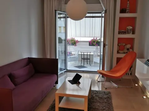 Prodaja, jednosoban stan, 57m², Tivat, Crna Gora