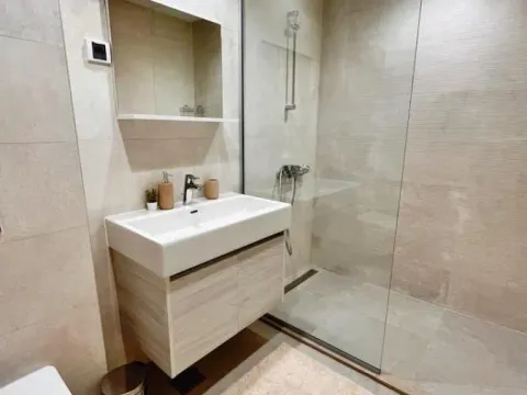 Izdavanje, trosoban stan, 80m², Savski Venac, Beograd - image 7