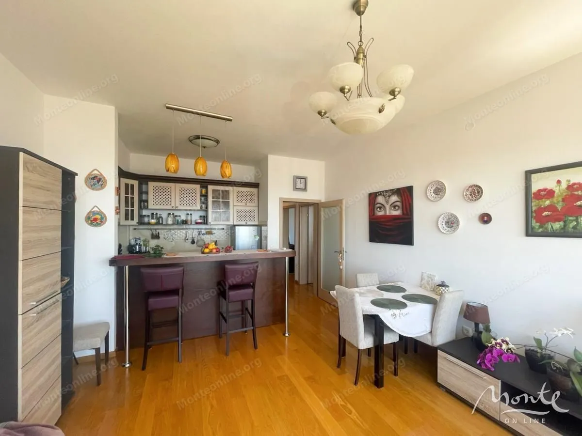 Sale, three bedroom apartment, 98m², Bečići, Budva