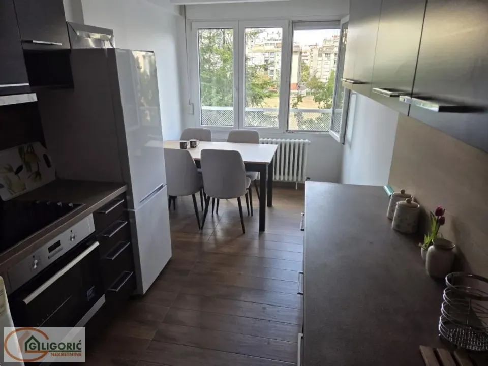 Rent, one bedroom apartment, 42m², Novi Beograd Blok 30, Novi Beograd Sve Podlokacije