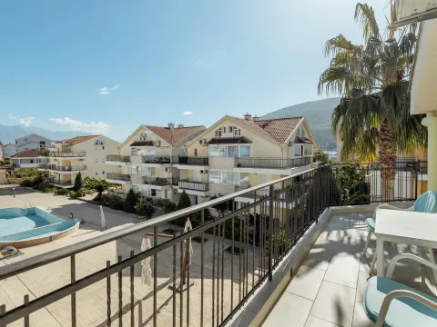 Sale, three bedroom apartment, 172m², Đenovići, Herceg Novi