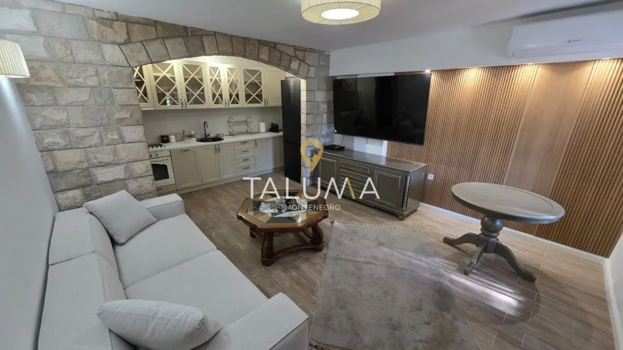 Izdavanje, kuća, 50m², Rogami, Podgorica