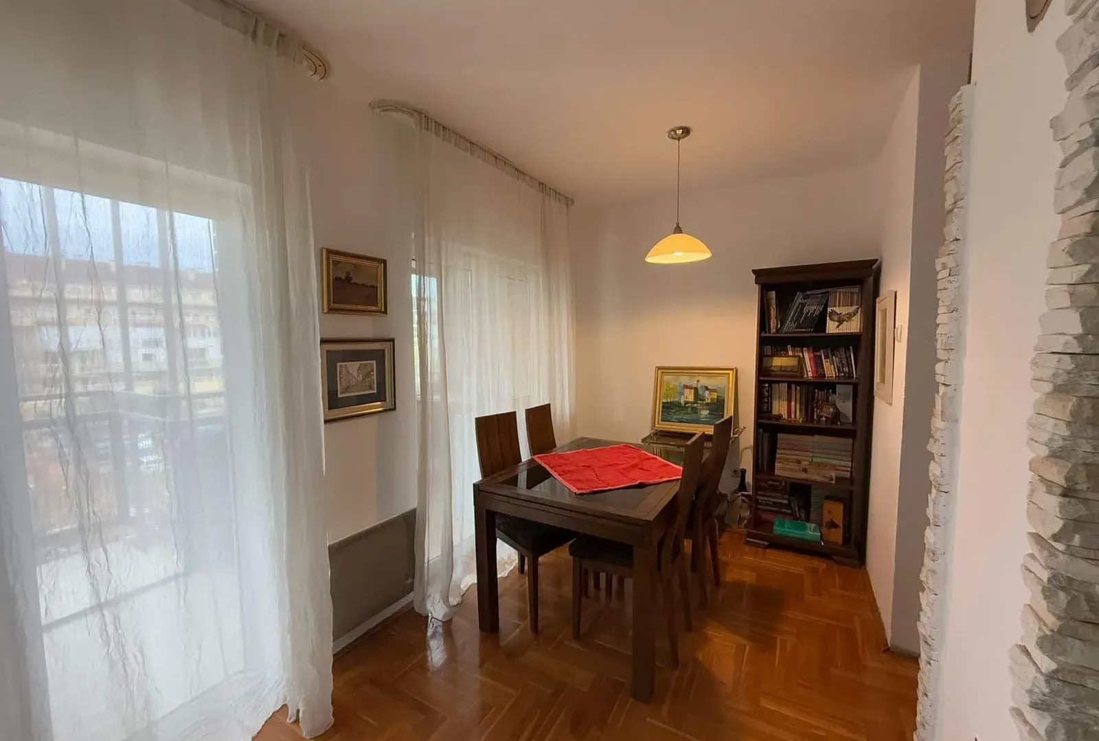 Izdavanje, dvosoban stan, 76m², Stari Aerodrom, Podgorica