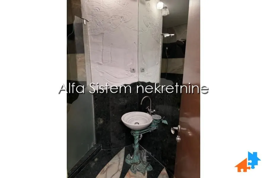 Izdavanje, stan, 220m², Savski Venac, Beograd