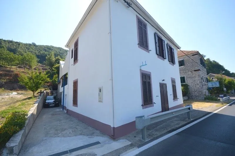 Prodaja, kuća, 141m², Opatovo, Tivat