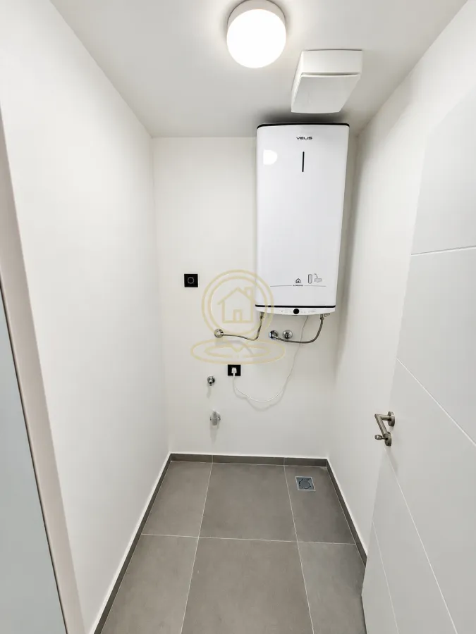 Prodaja, dvosoban stan, 74m², Banovo Brdo, Beograd
