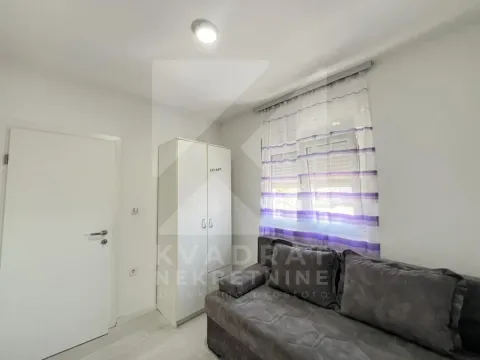 Izdavanje, kuća, 260m², Kokoti, Podgorica - image 14
