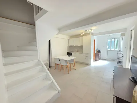 Prodaja, trosoban stan, 70m², Sveti Stefan, Budva - image 11