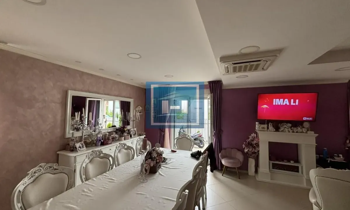 Prodaja, stan, 180m², Centar, Paraćin