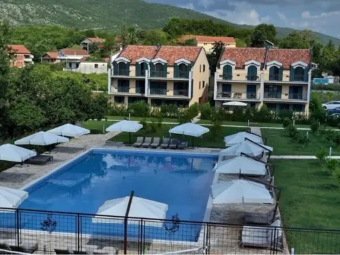 Izdavanje,  kuća, 180m2, Lastva Grbaljska, Kotor