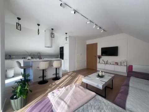 Izdavanje, stan, 64m², Bajice, Cetinje - image 10