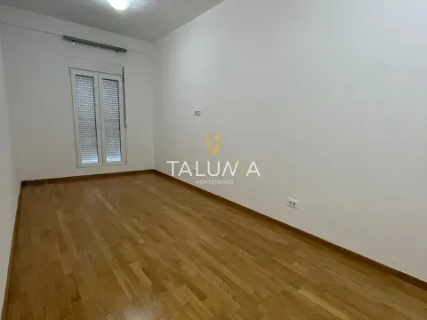 Izdavanje, dvosoban stan, 74m², Stari Aerodrom, Podgorica - image 3