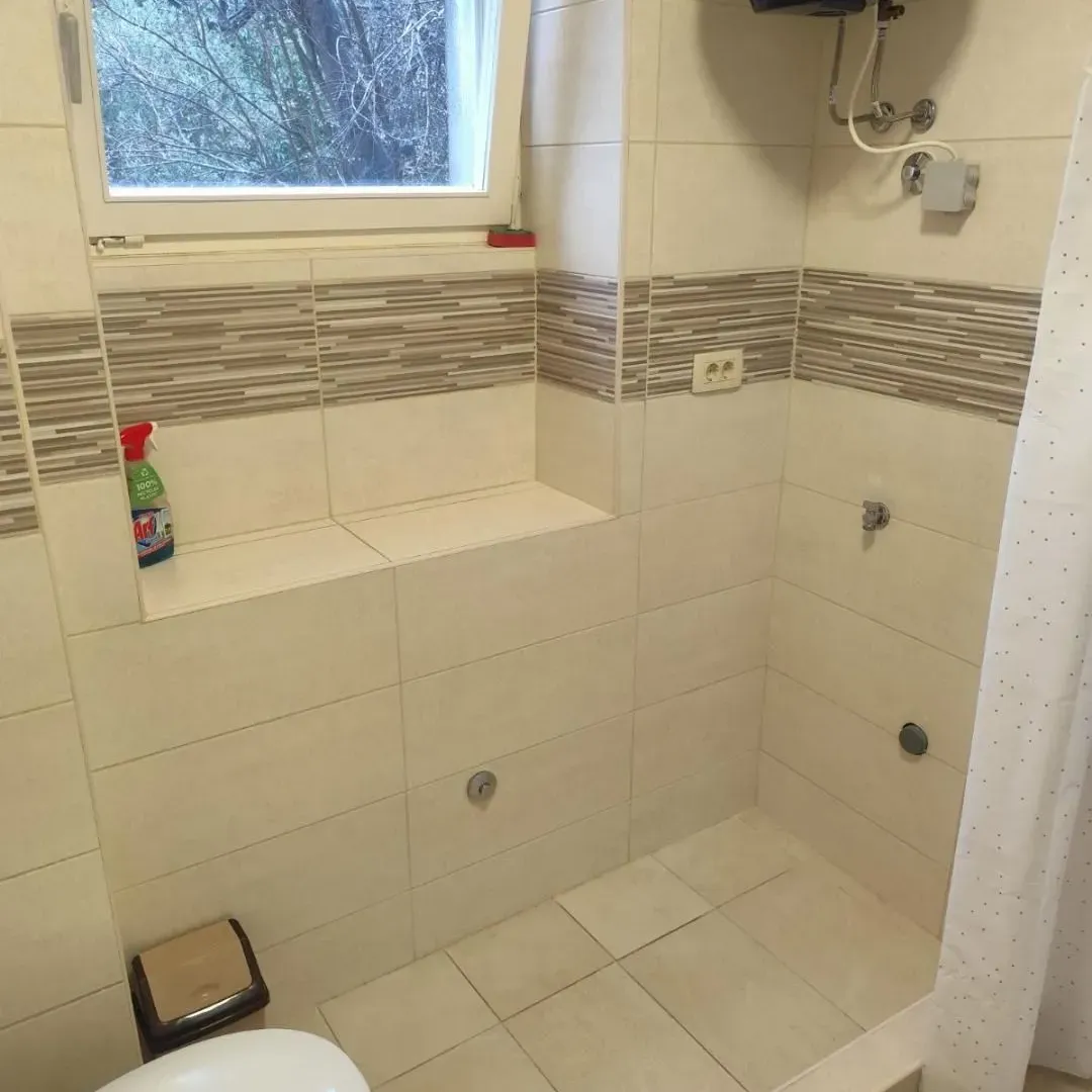 Izdavanje, dvosoban stan, 90m², Gorica C, Podgorica