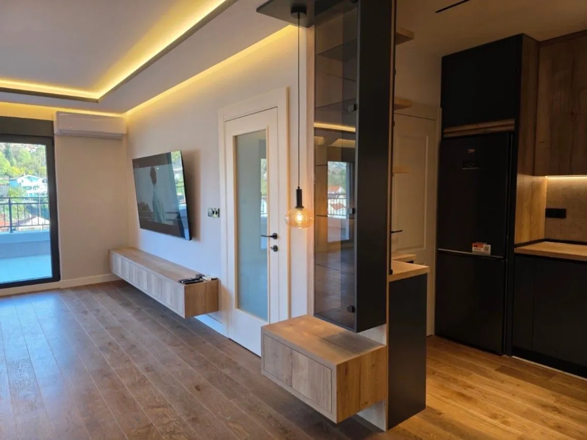 Izdavanje, trosoban stan, 163m², Dalmatinska ulica, Podgorica