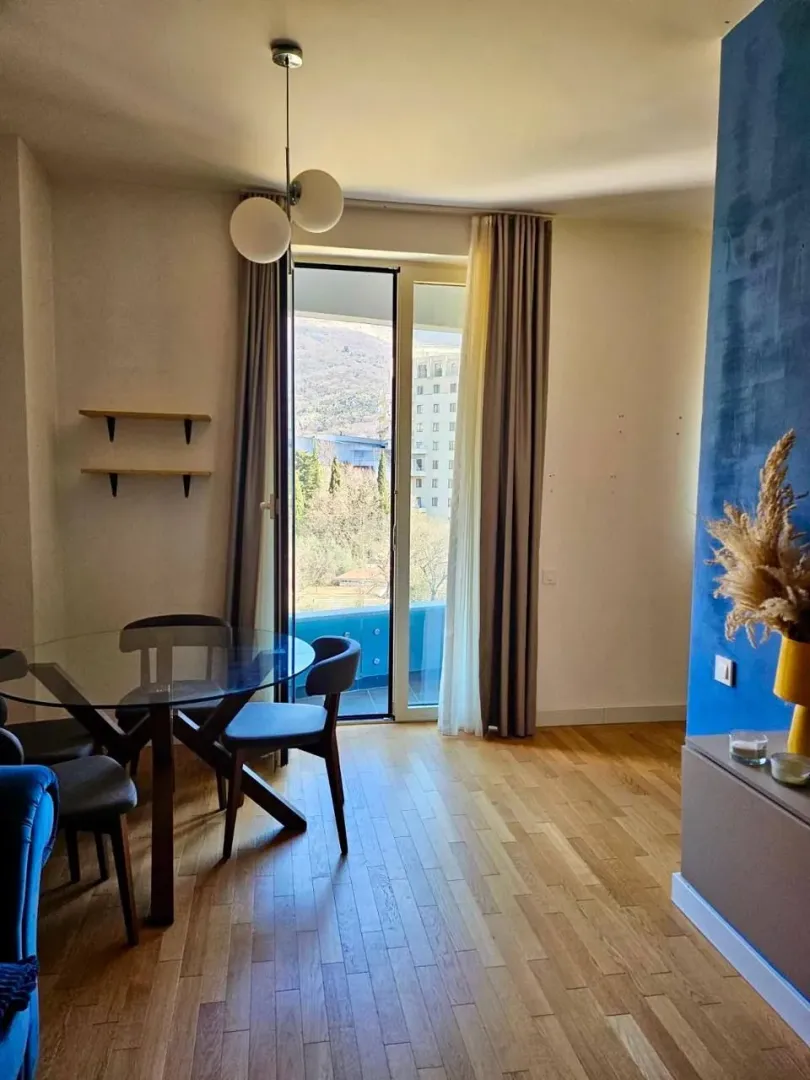 Izdavanje, jednosoban stan, 49m², Bečići, Budva