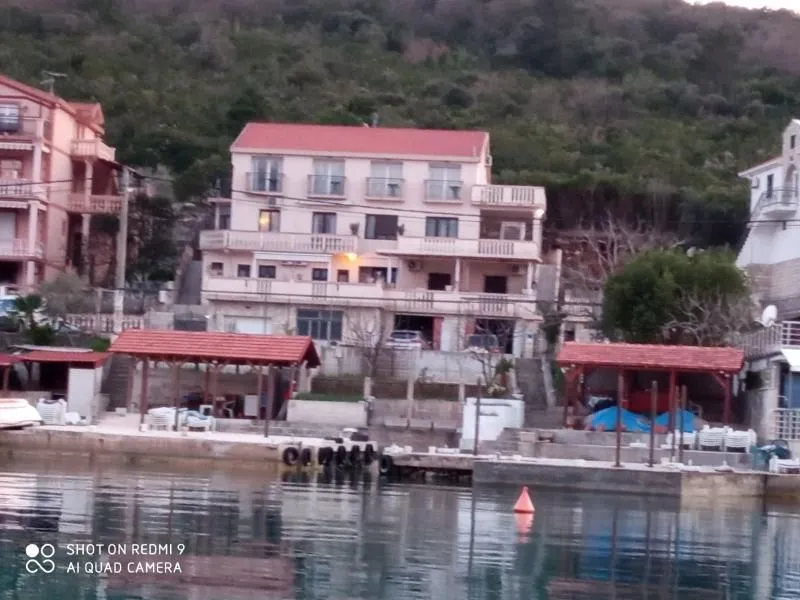 Prodaja, kuća, 580m², Đuraševići, Tivat