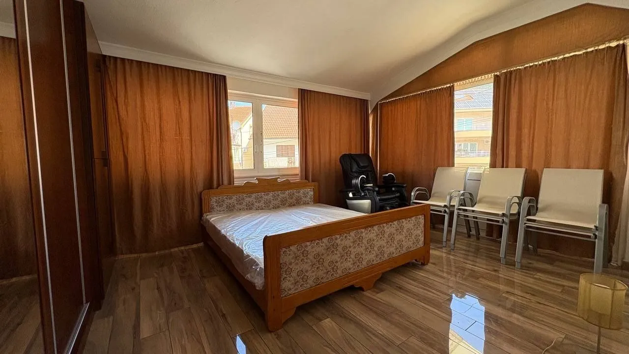 Rent, four bedroom apartment, 160m², Tivat, Crna Gora