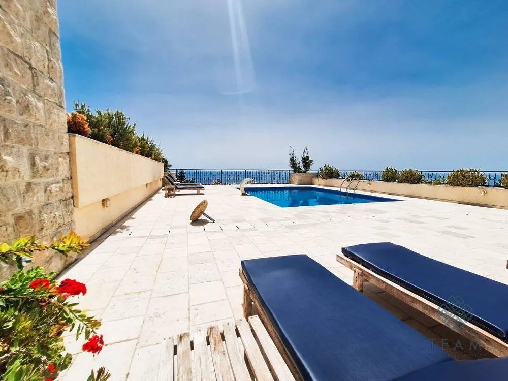 Izdavanje, kuća, 180m², Reževići, Budva