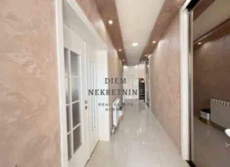 Prodaja, kuća, 180m², Gornja Gorica, Podgorica - image 12